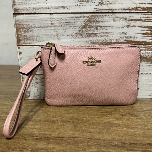 Coach great shape double corner light pink pebbled leather dual zip wristlet - Picture 2 of 9